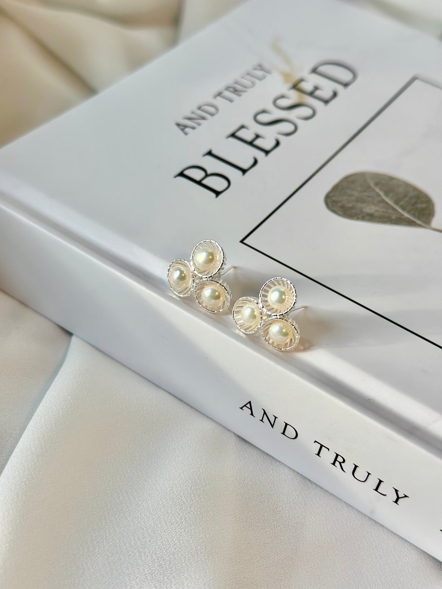 Silver pearl flower